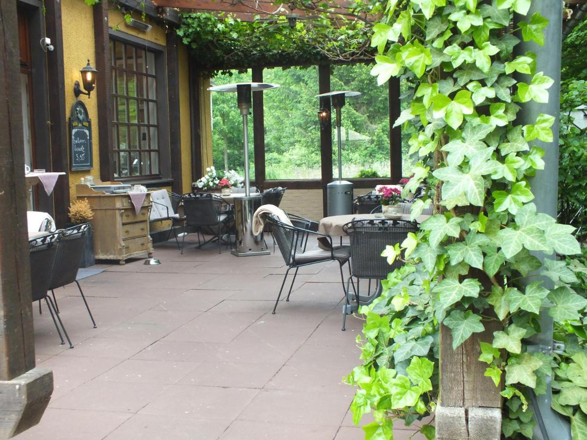Hotel Holter Schlosskrug Schloß Holte-Stukenbrock Exteriör bild